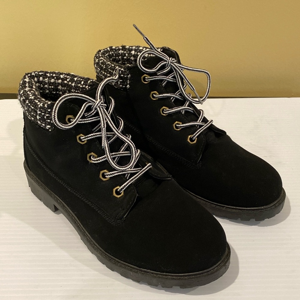 Just Be Boots Black Ankle Boots Size 8 EUC